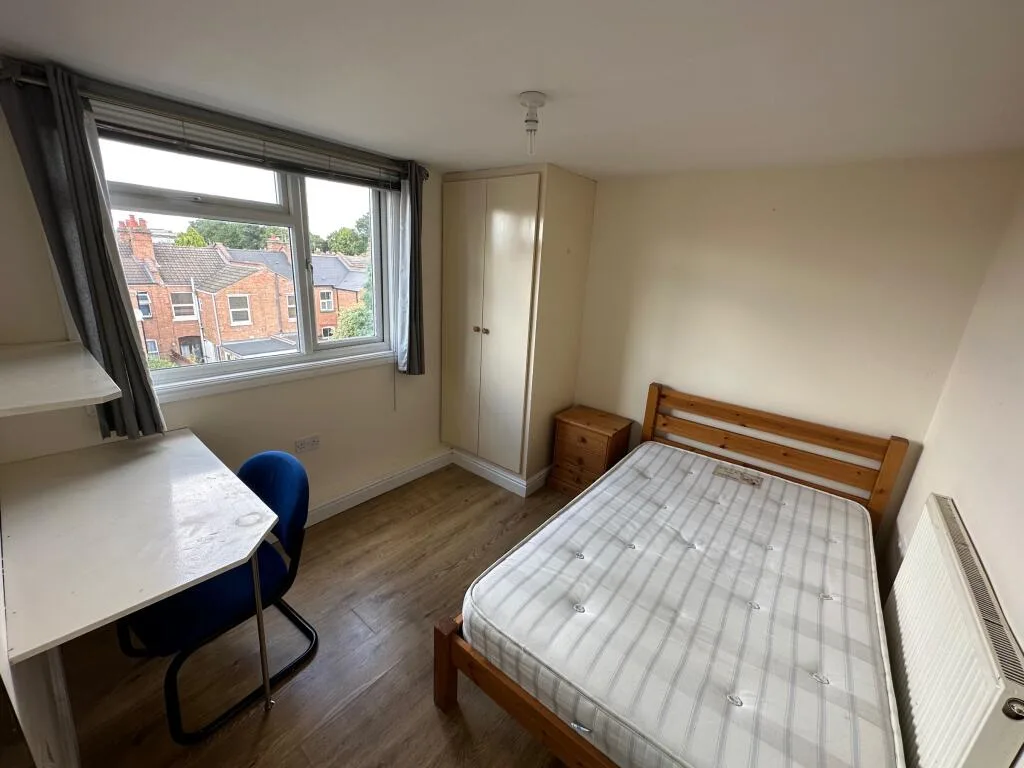 7 bedroom terraced house for rent