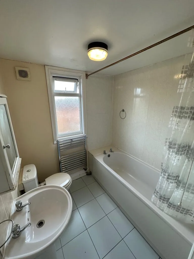 7 bedroom terraced house for rent