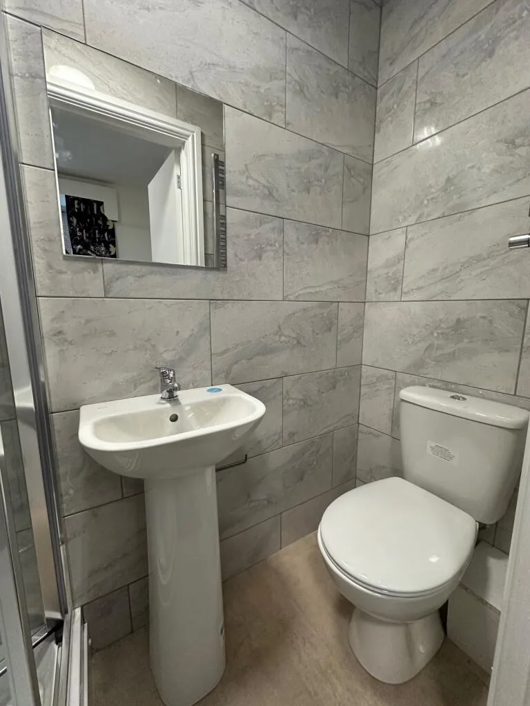 7 bedroom terraced house for rent