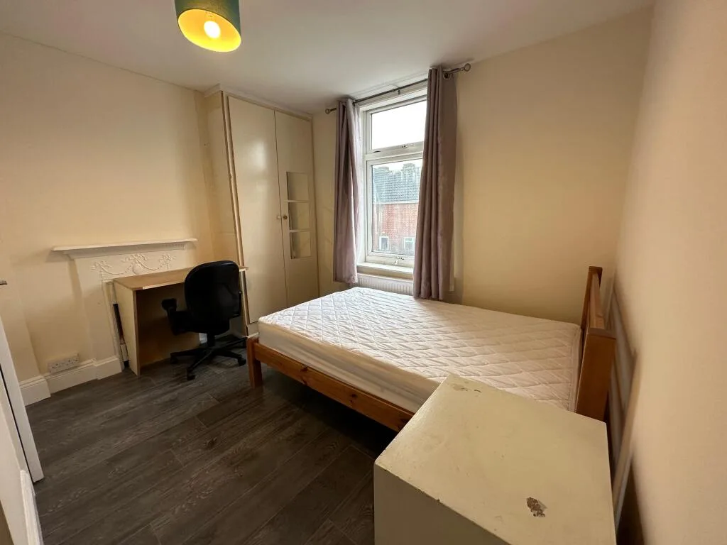 7 bedroom terraced house for rent