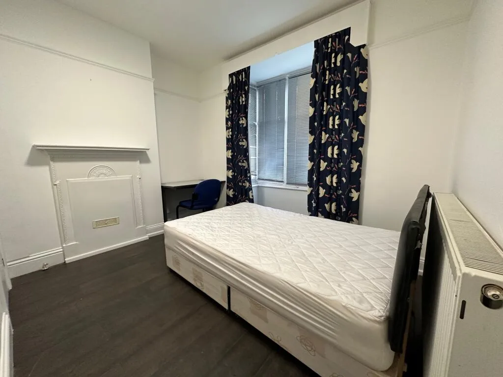 7 bedroom terraced house for rent
