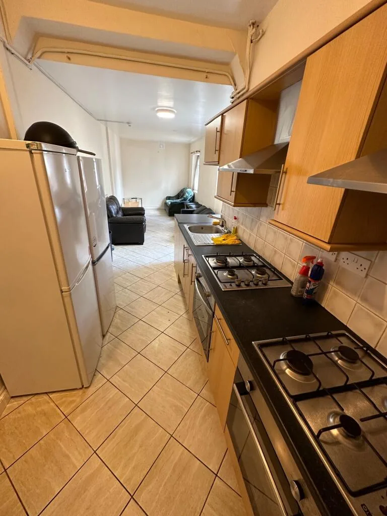 7 bedroom terraced house for rent
