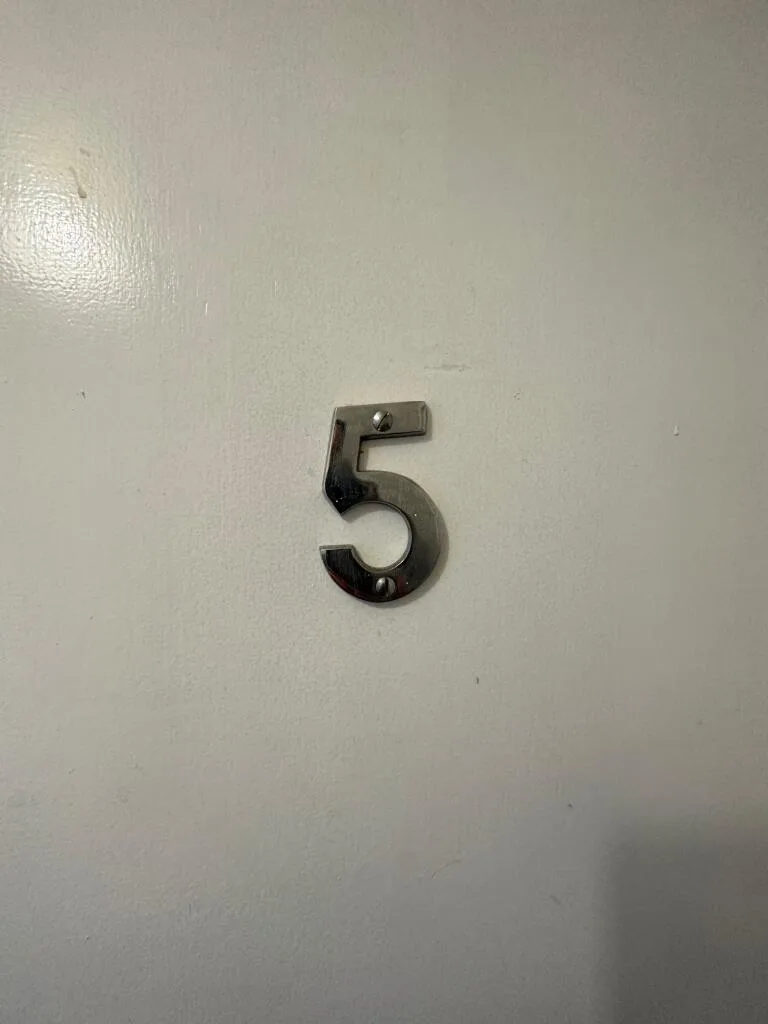 6 bedroom flat for rent