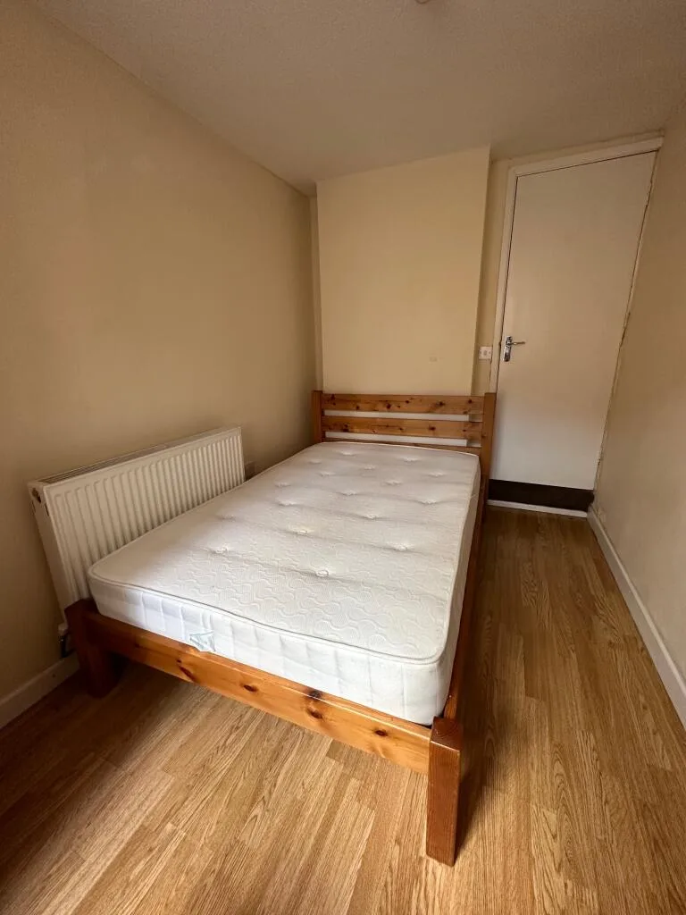 6 bedroom flat for rent