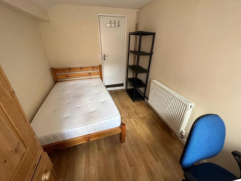 6 bedroom flat for rent