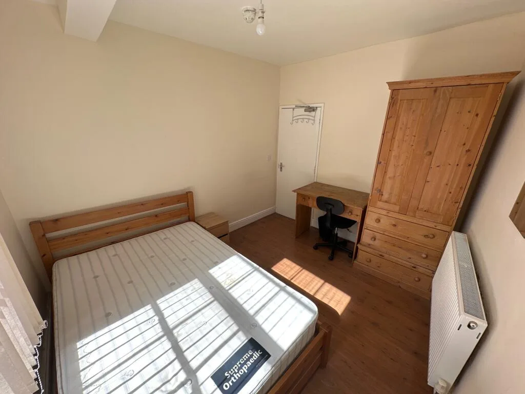 6 bedroom flat for rent