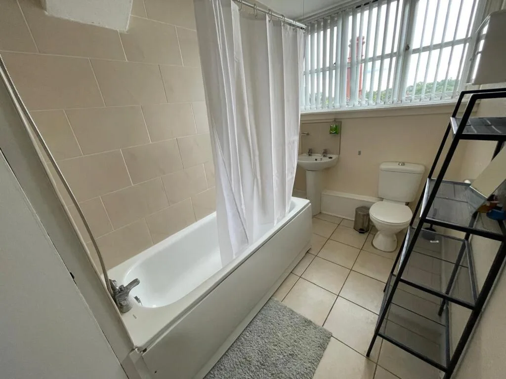 3 bedroom flat for rent