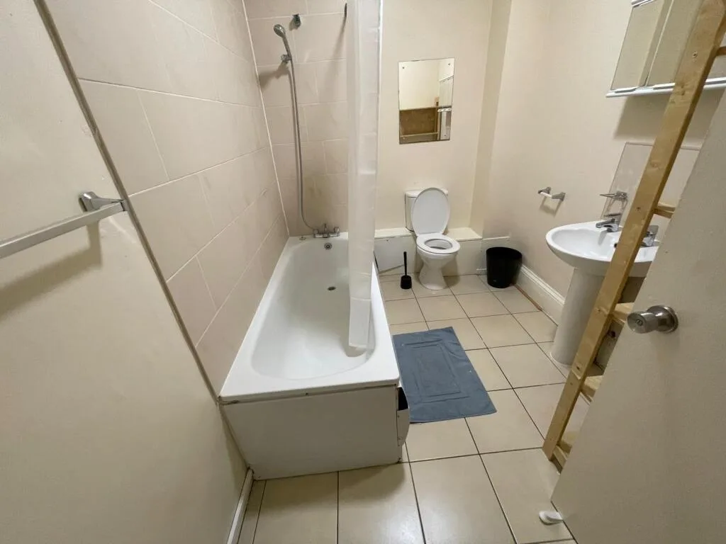 3 bedroom flat for rent