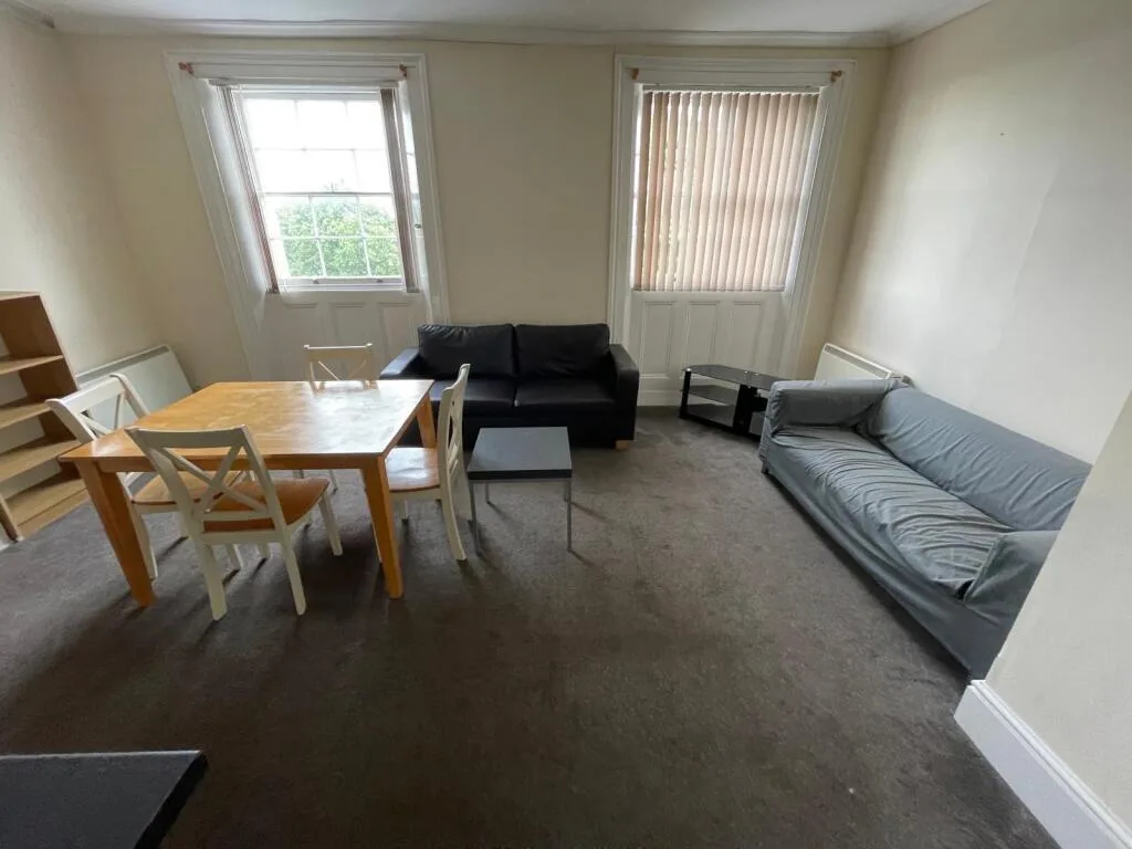 3 bedroom flat for rent