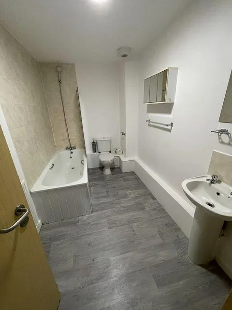 3 bedroom flat for rent