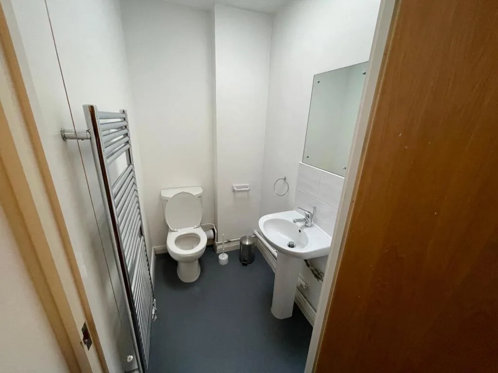5 bedroom flat for rent