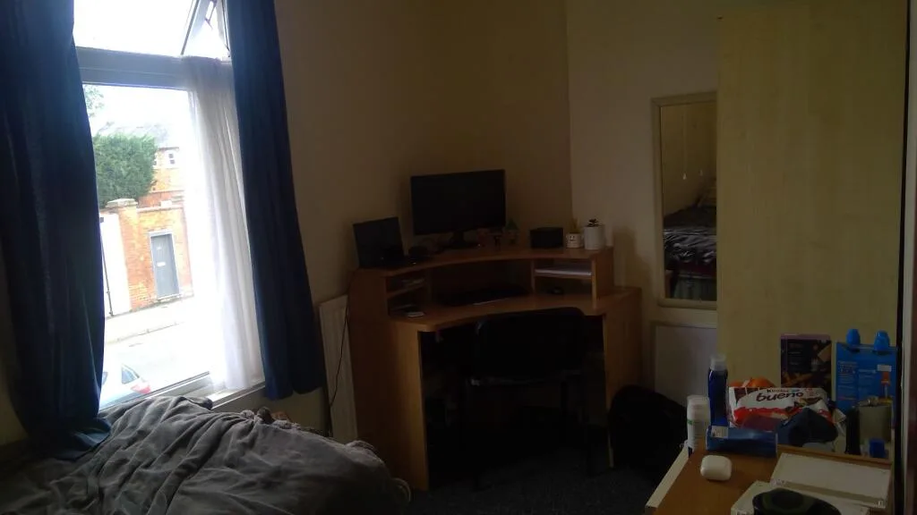 5 bedroom terraced house for rent