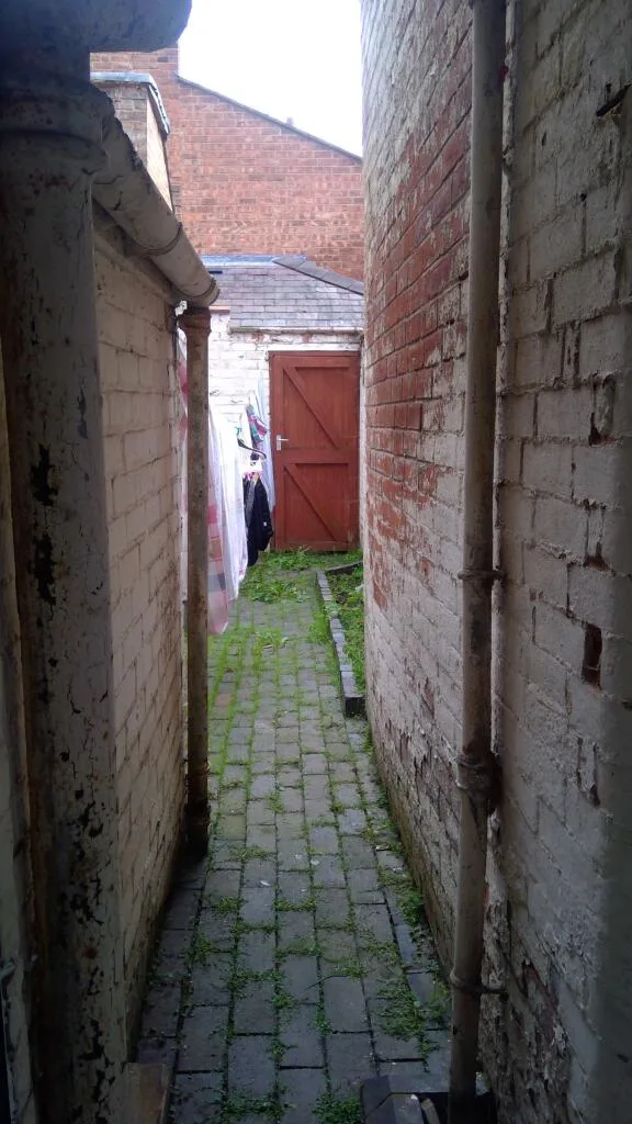 5 bedroom terraced house for rent