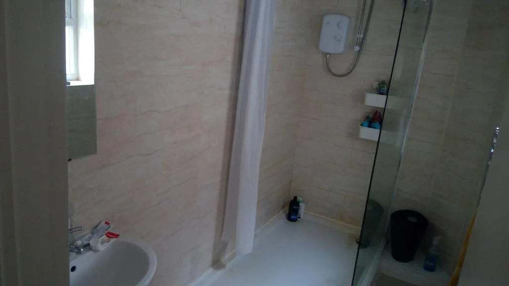 5 bedroom terraced house for rent