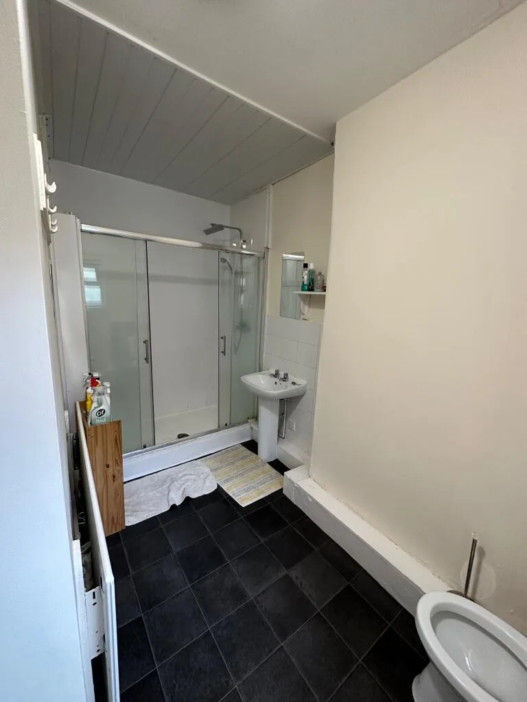 5 bedroom terraced house for rent