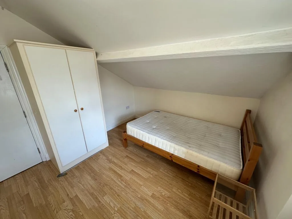 4 bedroom flat for rent