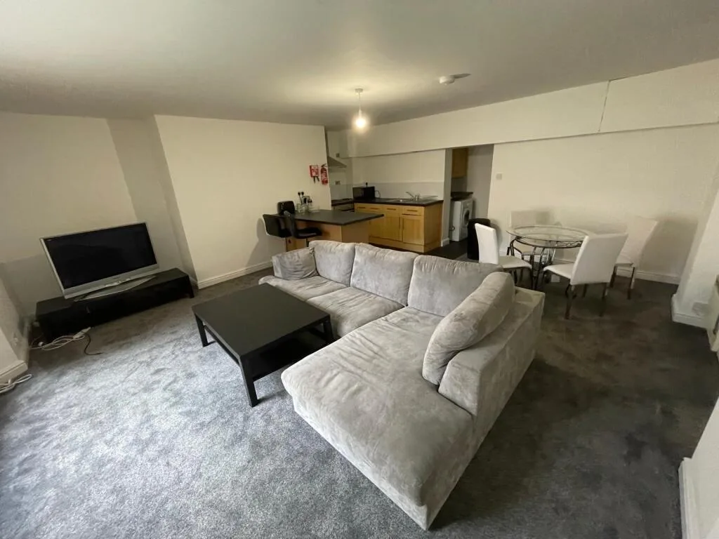 3 bedroom flat for rent