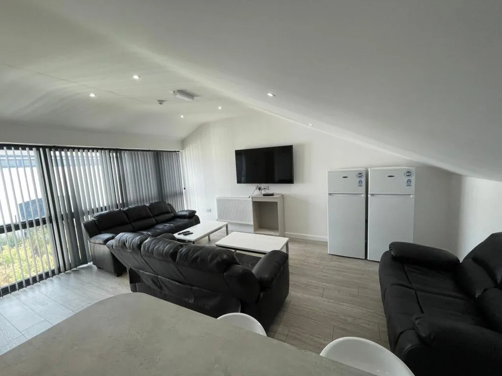 11 bedroom flat for rent