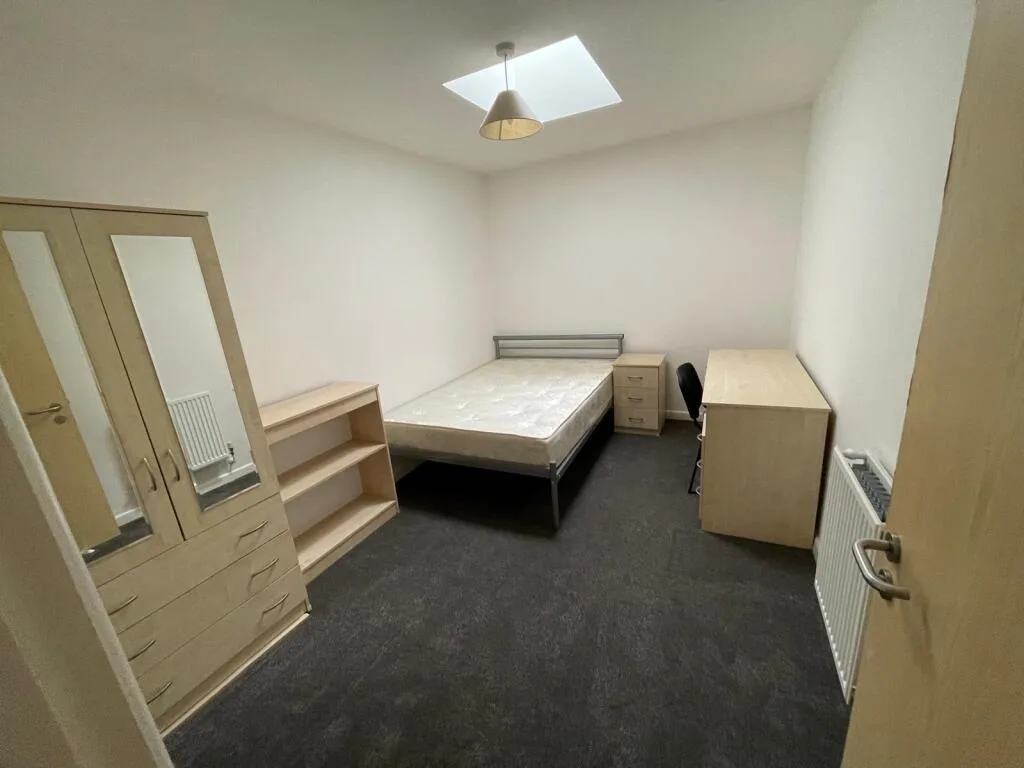 4 bedroom flat for rent
