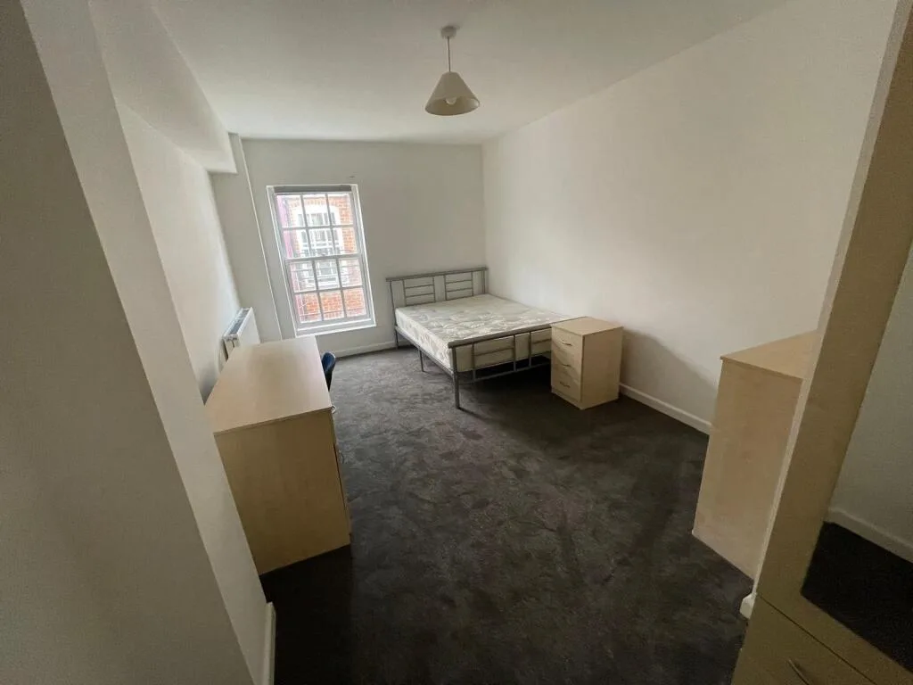 4 bedroom flat for rent