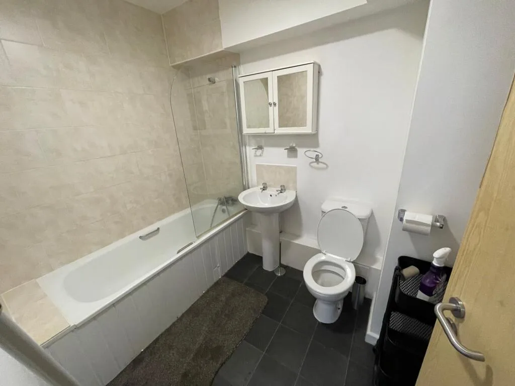 4 bedroom flat for rent