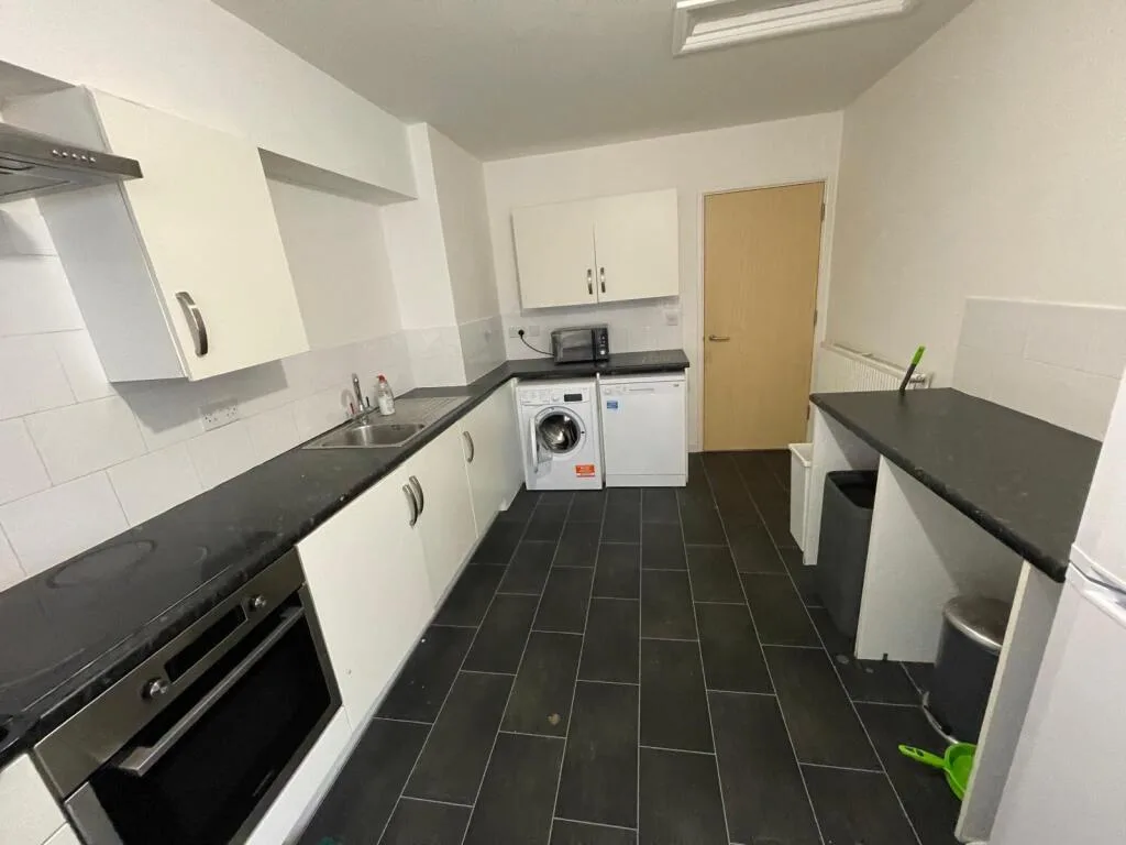 4 bedroom flat for rent