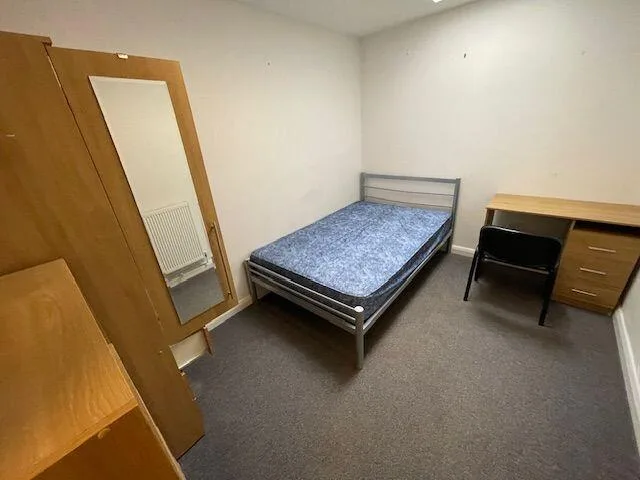 7 bedroom flat for rent