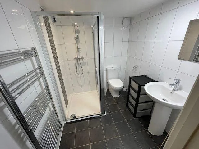 7 bedroom flat for rent