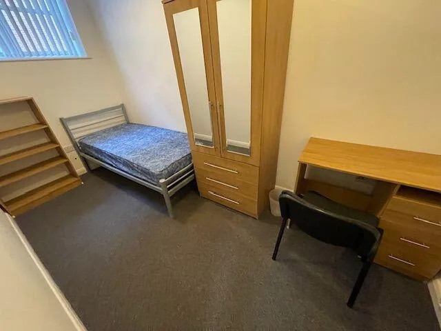 7 bedroom flat for rent