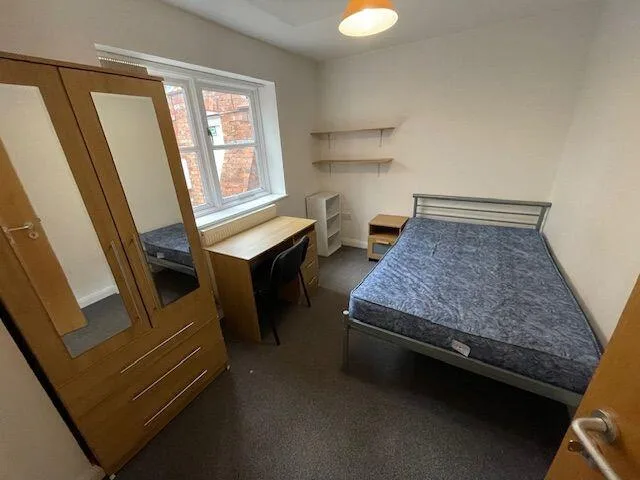 7 bedroom flat for rent