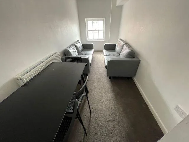 6 bedroom flat for rent