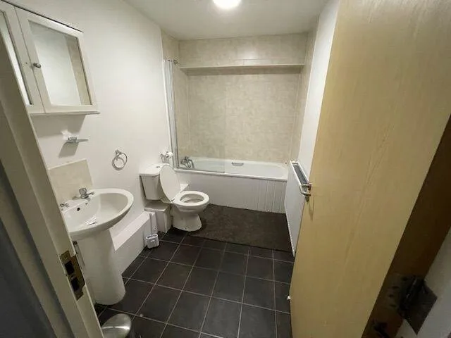 6 bedroom flat for rent