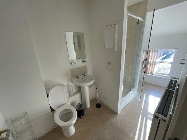 7 bedroom flat for rent