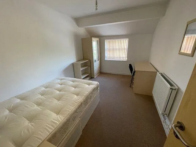 7 bedroom flat for rent