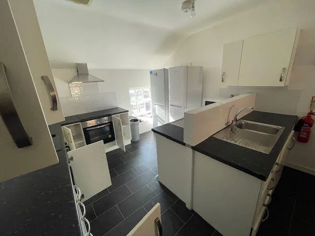 7 bedroom flat for rent