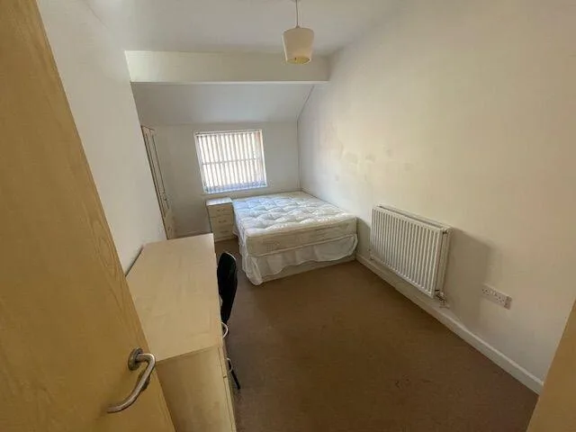 7 bedroom flat for rent