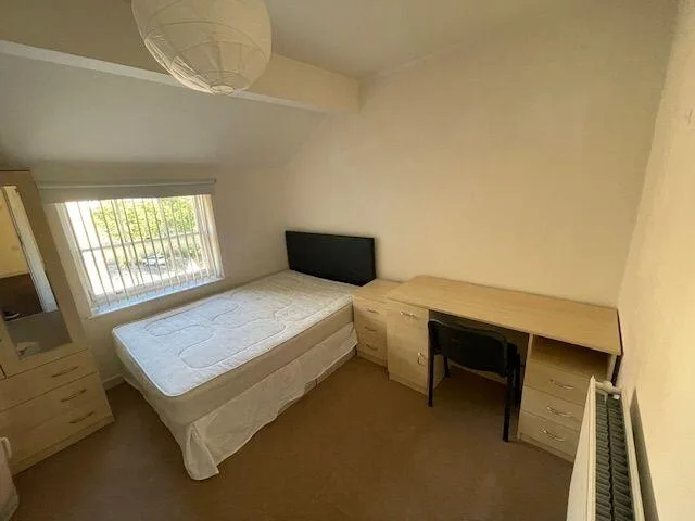 7 bedroom flat for rent