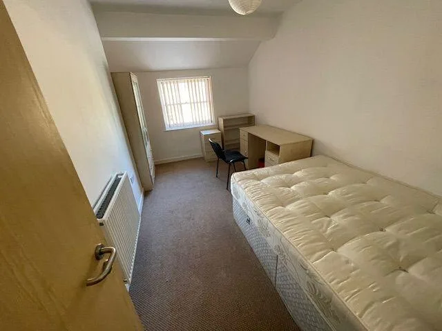 7 bedroom flat for rent