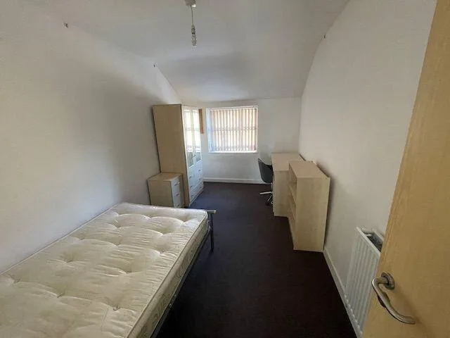 7 bedroom flat for rent