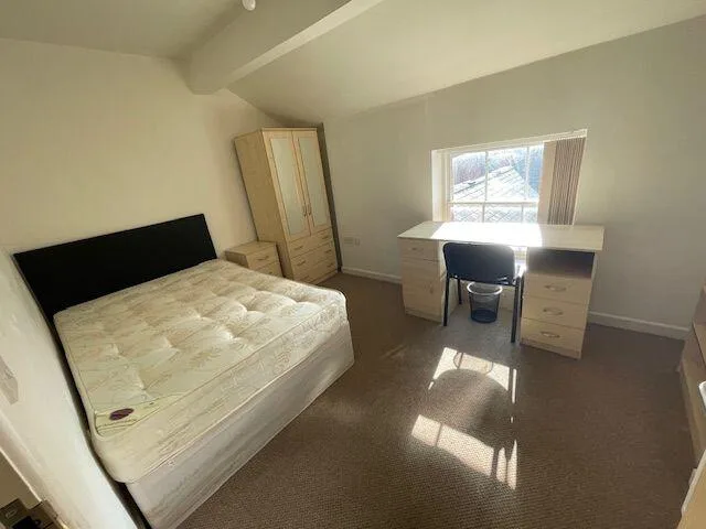 7 bedroom flat for rent
