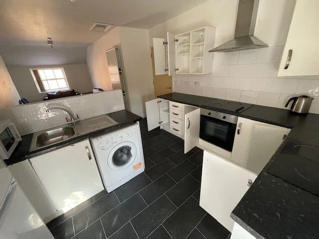 7 bedroom flat for rent
