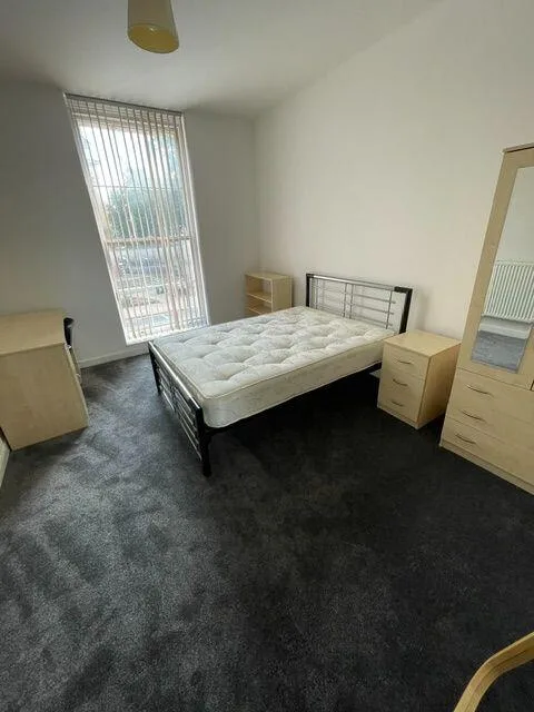 7 bedroom flat for rent