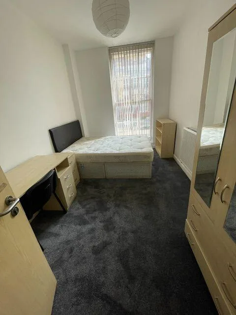 7 bedroom flat for rent