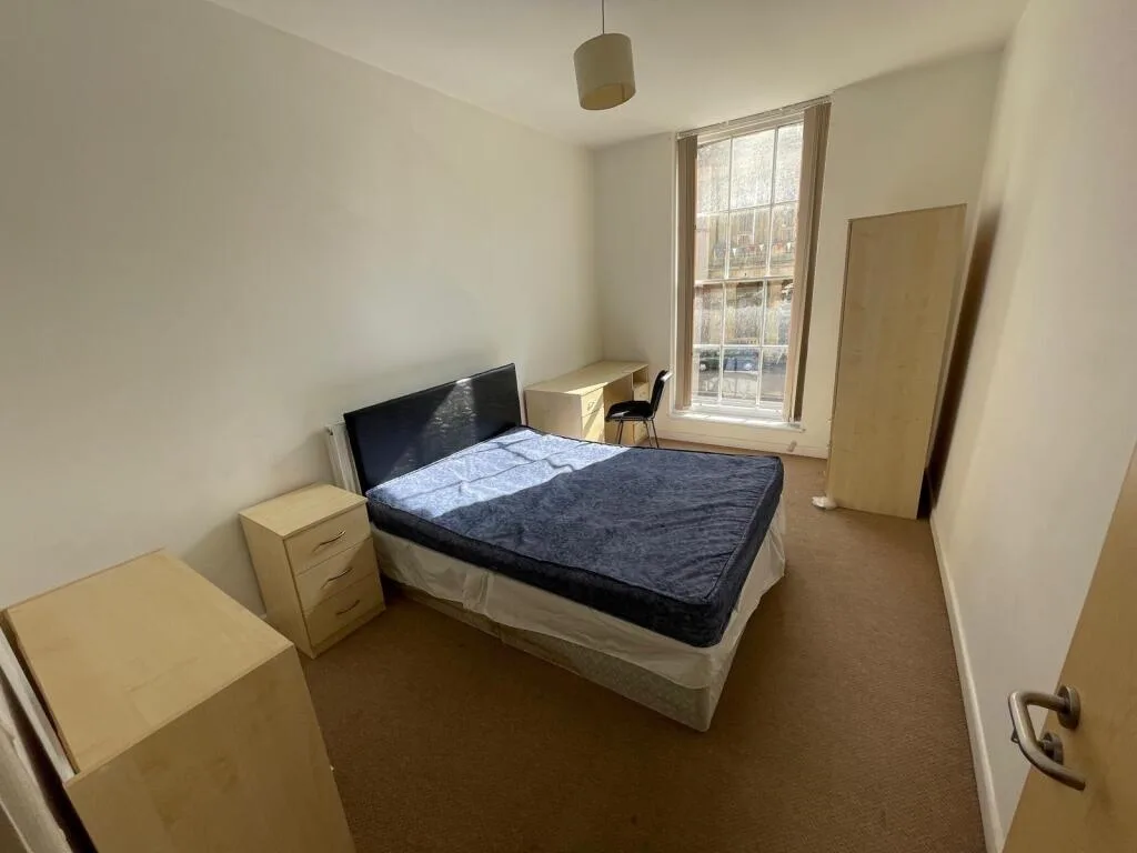 7 bedroom flat for rent