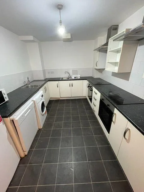 7 bedroom flat for rent
