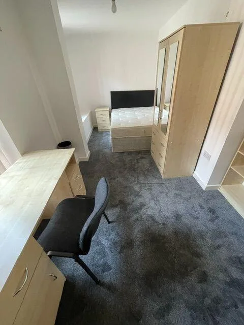 7 bedroom flat for rent