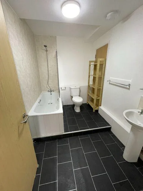7 bedroom flat for rent