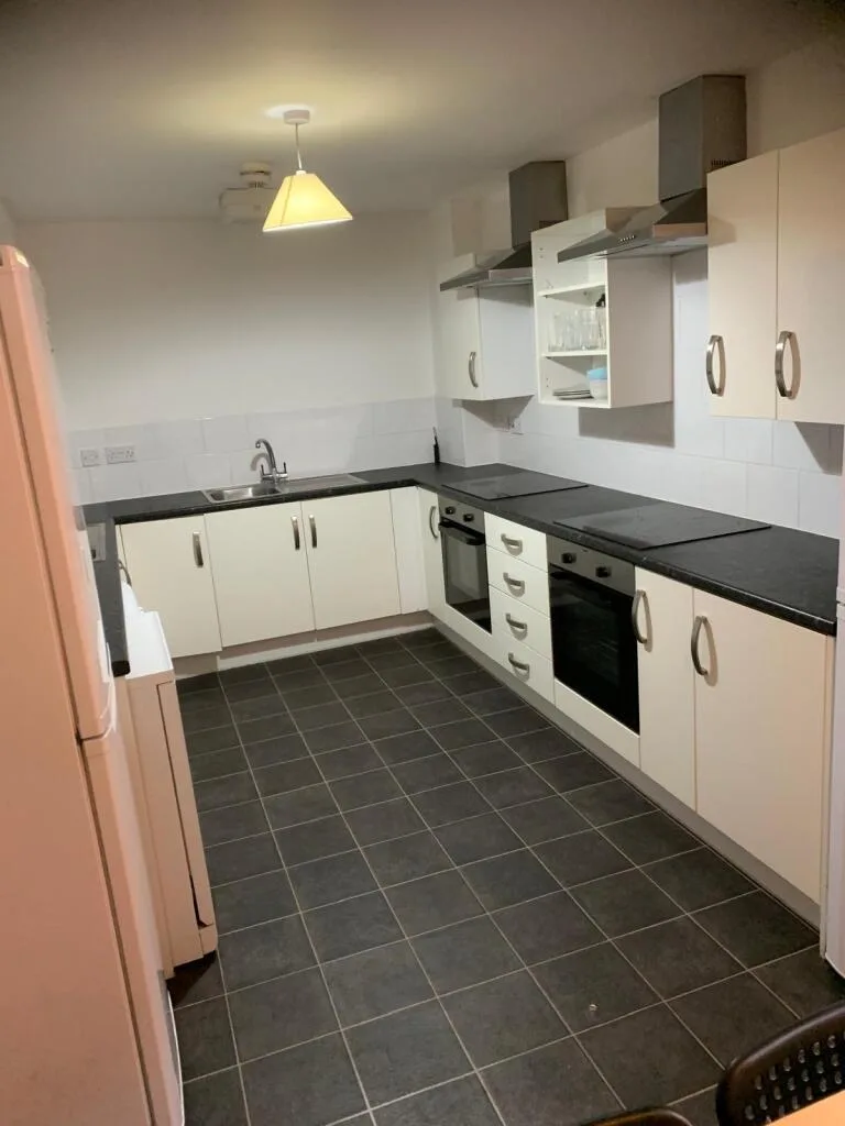 7 bedroom flat for rent