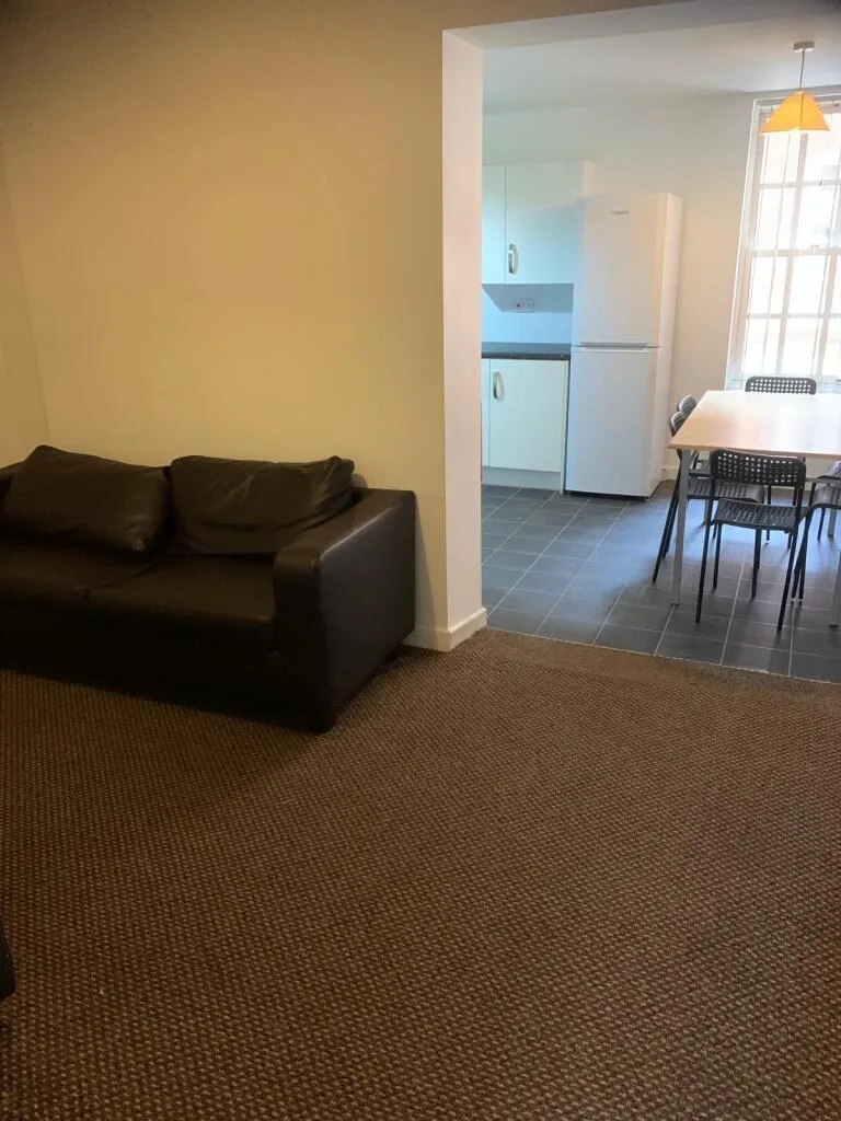 7 bedroom flat for rent