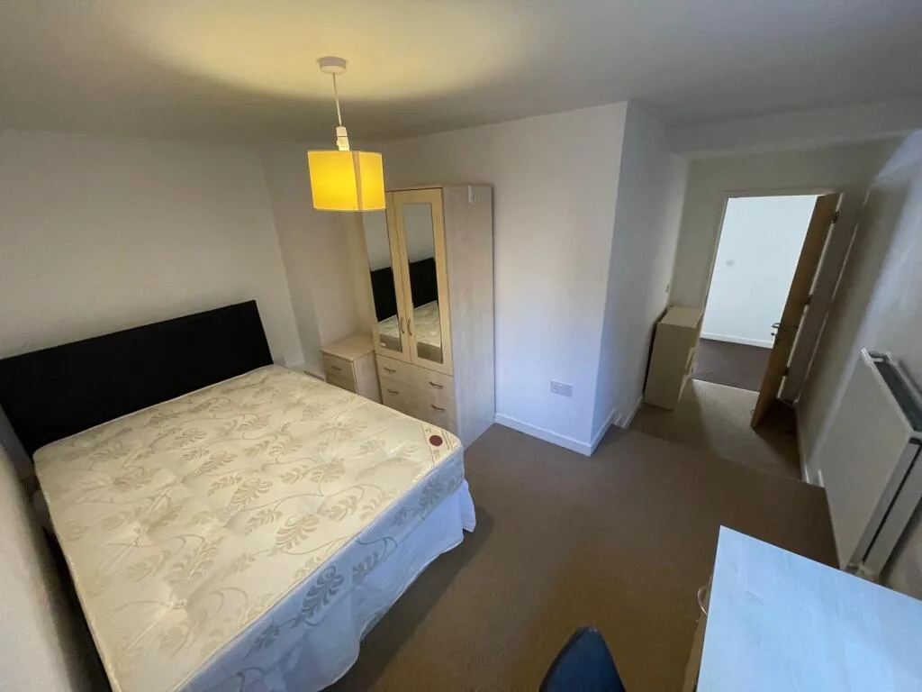 7 bedroom flat for rent